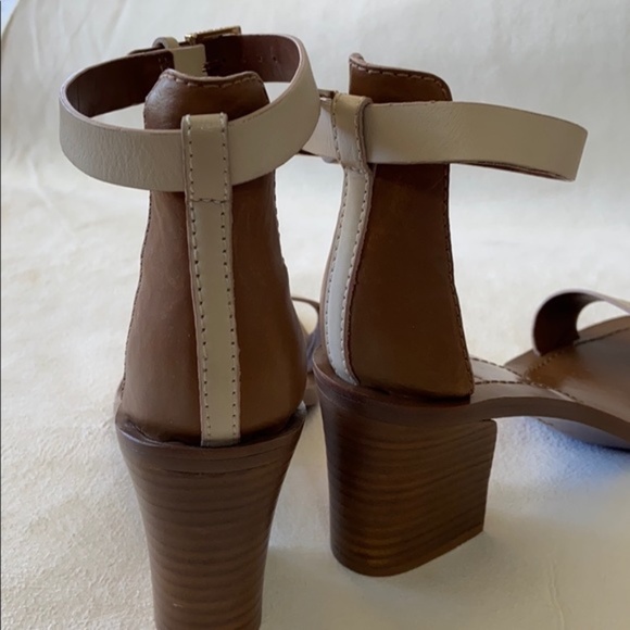 Tory Burch Stacked Leather Sandal VGC 6 1/2 - Picture 2 of 7